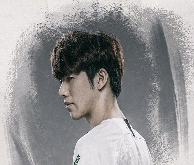 半场0射正 半场0射正